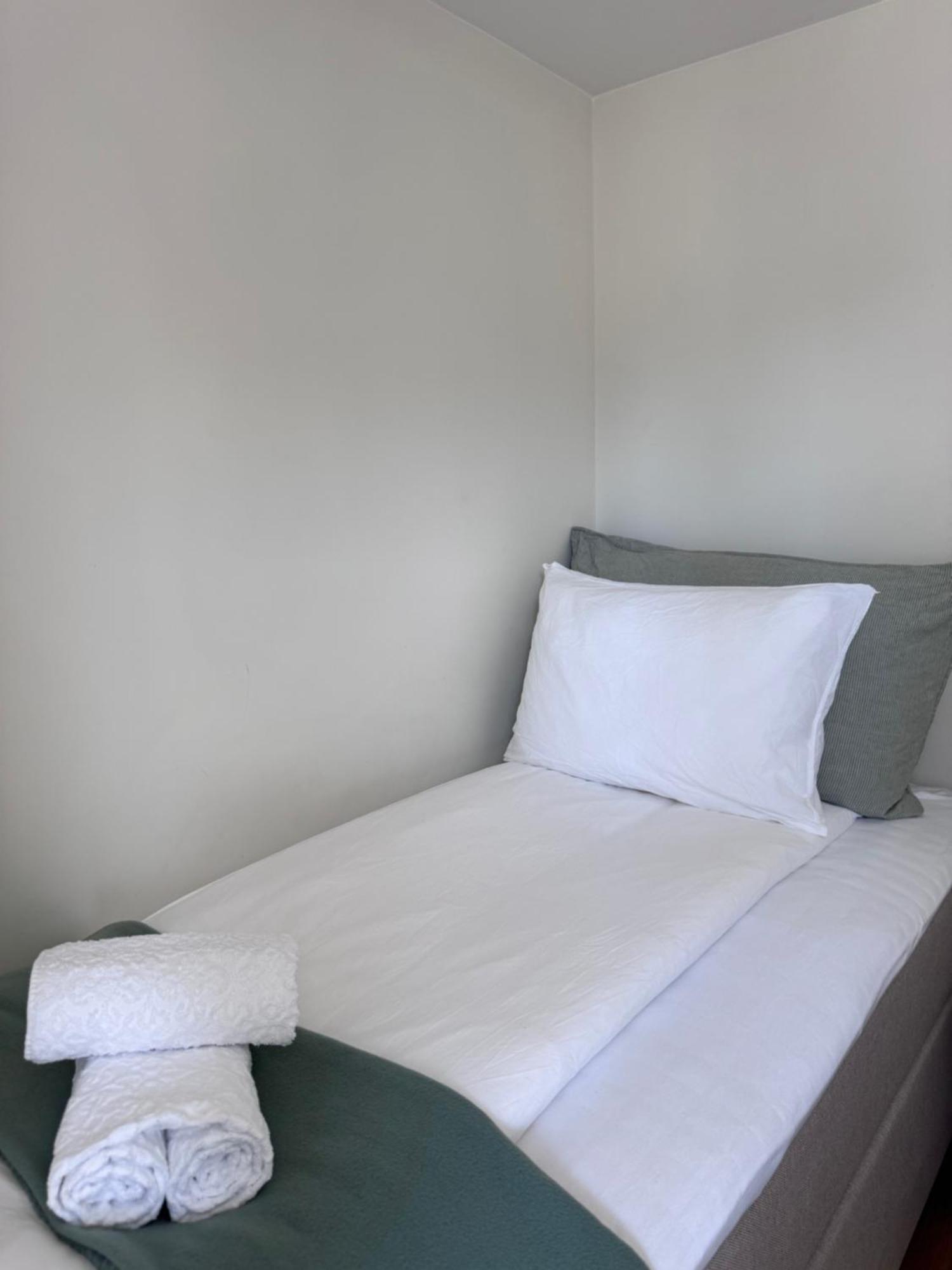 A Place To Stay Stavanger, Apartment 5 - Quality And Free Parking- Bagian luar foto
